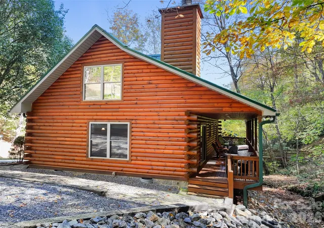 Photo 2 of Single family home for sale at 77 Trapper Ln, Waynesville, NC 28785 | MLS# 4438621 | Listing updated on 2026-10-28