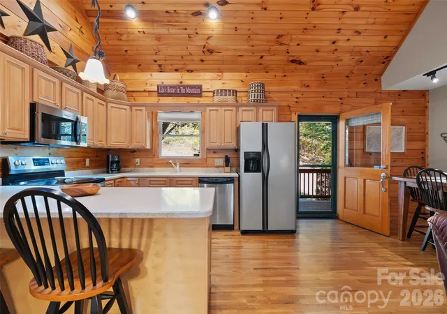Photo 4 of Single family home for sale at 77 Trapper Ln, Waynesville, NC 28785 | MLS# 4438621 | Listing updated on 2026-10-29