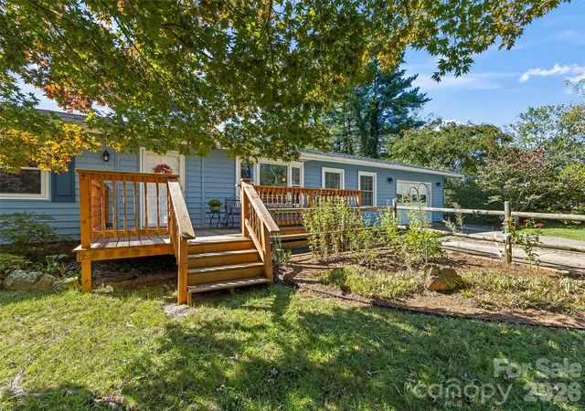 Photo 2 of Single family home for sale at 31 Southwicke Dr, Arden, NC 28704 | MLS# 4438630 | Listing updated on 2026-10-29