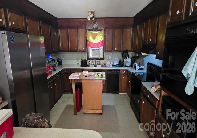 Photo 4 of Single family home for sale at 2419 Maiden Rd, Maiden, NC 28650 | MLS# 4438644 | Listing updated on 2026-10-29