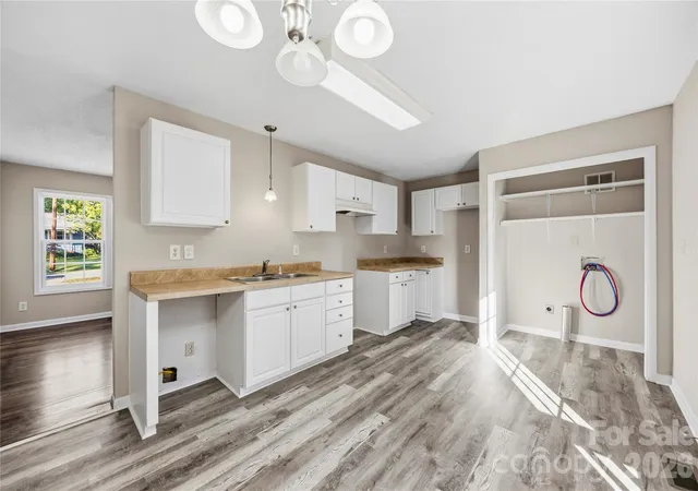 Photo 4 of Single family home for sale at 211 Morris St, Kings Mountain, NC 28086 | MLS# 4438645 | Listing updated on 2026-10-28