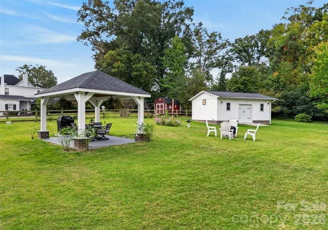 Photo 1 of Single family home for sale at 320 Zion St, Landis, NC 28088 | MLS# 4438672 | Listing updated on 2026-10-29