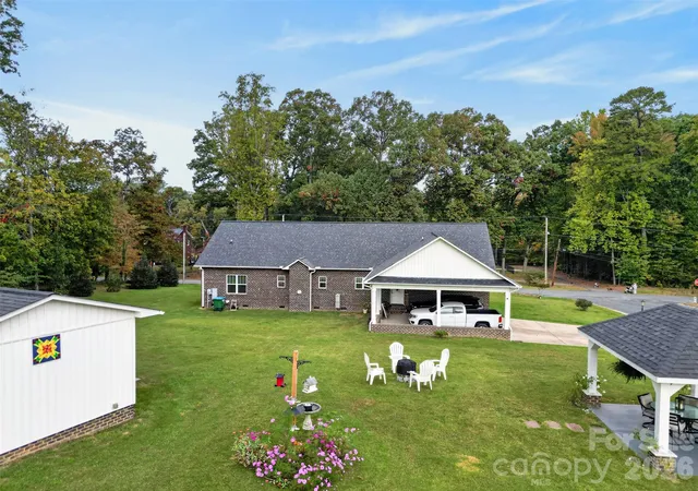Photo 3 of Single family home for sale at 320 Zion St, Landis, NC 28088 | MLS# 4438672 | Listing updated on 2026-10-29