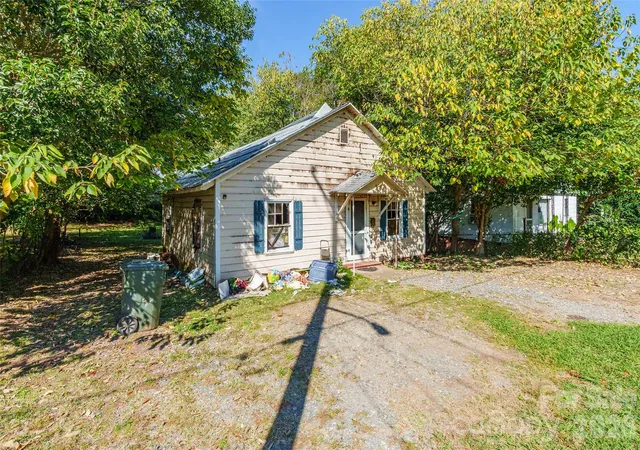 Photo 1 of Single family home for sale at 623 N Jones Ave, Rock Hill, SC 29730 | MLS# 4438681 | Listing updated on 2026-10-30