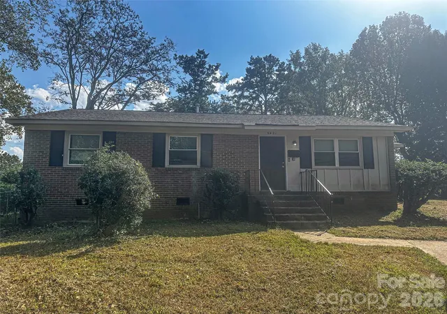 Single family home for sale at 9421 Spruce Pine Pl, Charlotte, NC 28210 | MLS# 4438683
