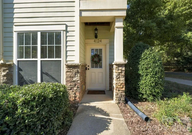 Photo 1 of Condo for sale at 4124 Walker Rd, Charlotte, NC 28211 | MLS# 4438693 | Listing updated on 2026-10-29