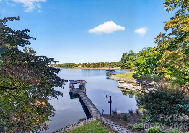 Photo 2 of Single family home for sale at 188 Paradise Peninsula Rd, Mooresville, NC 28117 | MLS# 4438701 | Listing updated on 2026-10-29