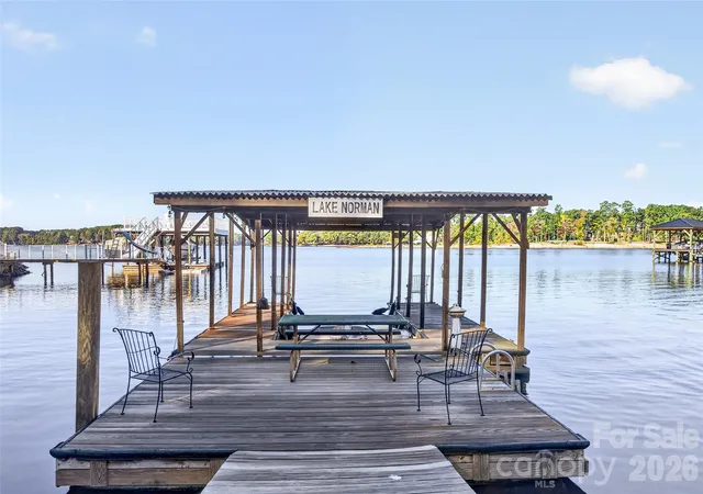 Photo 3 of Single family home for sale at 188 Paradise Peninsula Rd, Mooresville, NC 28117 | MLS# 4438701 | Listing updated on 2026-10-29