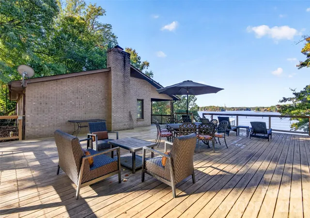 Photo 4 of Single family home for sale at 188 Paradise Peninsula Rd, Mooresville, NC 28117 | MLS# 4438701 | Listing updated on 2026-10-29