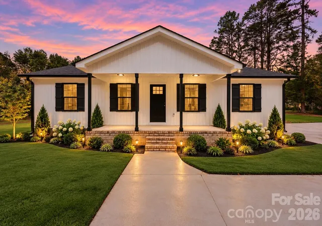 Photo 1 of Single family home for sale at 135 Castleview Rd, Salisbury, NC 28146 | MLS# 4438708 | Listing updated on 2026-10-28