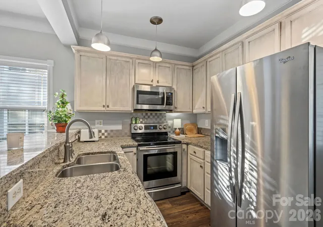 Photo 4 of Townhouse for sale at 14951 Alexander Pl Dr, Huntersville, NC 28078 | MLS# 4438728 | Listing updated on 2026-10-30