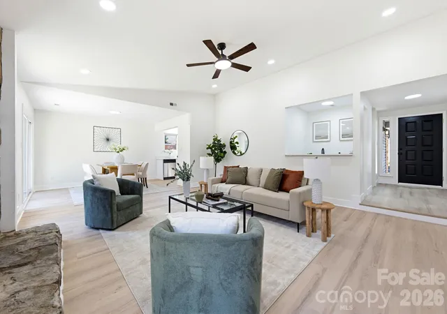Photo 1 of Single family home for sale at 7532 Eastbourne Rd, Charlotte, NC 28227 | MLS# 4438760 | Listing updated on 2026-10-30