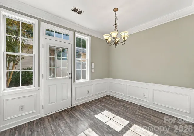 Photo 4 of Townhouse for sale at 8528 Beaver Crk Dr, Charlotte, NC 28269 | MLS# 4438782 | Listing updated on 2026-10-31