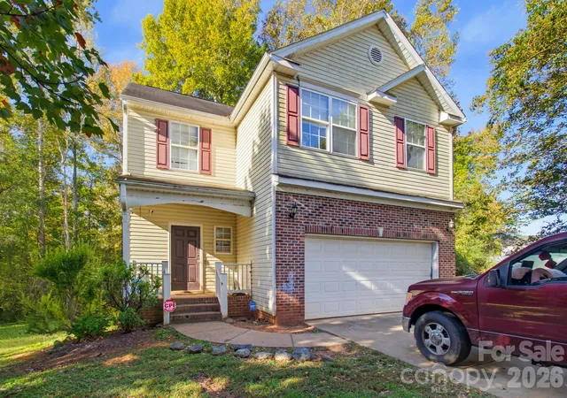 Photo 2 of Single family home for sale at 1523 Beaufort Ct, Graham, NC 27253 | MLS# 4438808 | Listing updated on 2026-10-29