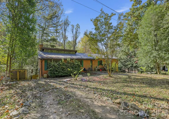 Photo 2 of Single family home for sale at 27 Stockwood Rd, Asheville, NC 28803 | MLS# 4438822 | Listing updated on 2026-10-29