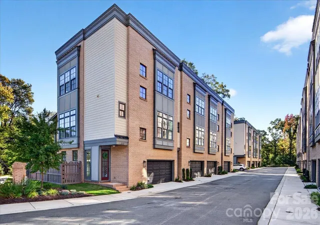 Photo 2 of Townhouse for sale at 809 Madison Glen Ln, Charlotte, NC 28209 | MLS# 4438835 | Listing updated on 2026-10-31