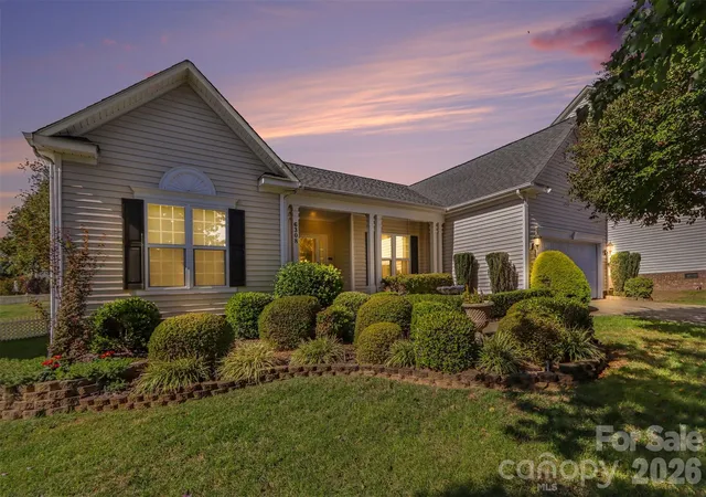 Photo 1 of Single family home for sale at 6308 Crk Breeze Rd, Charlotte, NC 28269 | MLS# 4438857 | Listing updated on 2026-10-29