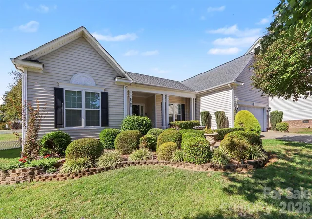 Photo 1 of Single family home for sale at 6308 Crk Breeze Rd, Charlotte, NC 28269 | MLS# 4438857 | Listing updated on 2026-10-29
