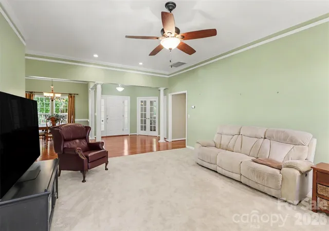 Photo 4 of Single family home for sale at 6308 Crk Breeze Rd, Charlotte, NC 28269 | MLS# 4438857 | Listing updated on 2026-10-29