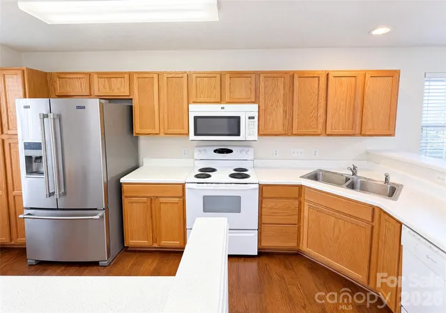 Photo 1 of Townhouse for sale at 11350 Stone Trl Rd, Charlotte, NC 28213 | MLS# 4438870 | Listing updated on 2026-10-29