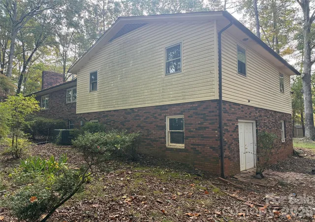 Photo 3 of Single family home for sale at 237 Antietam Rd, Statesville, NC 28625 | MLS# 4438876 | Listing updated on 2026-10-29