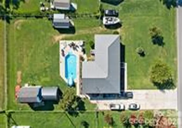 Photo 4 of Single family home for sale at 3117 Smith Farm Rd, Matthews, NC 28104 | MLS# 4438902 | Listing updated on 2026-10-29