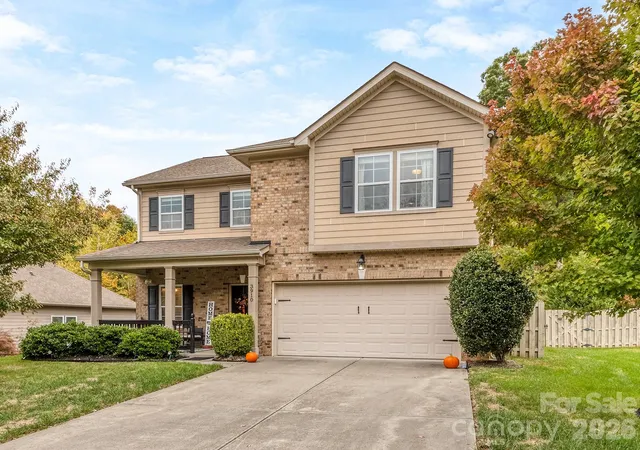 Photo 1 of Single family home for sale at 3910 Martele Dr, Charlotte, NC 28227 | MLS# 4438917 | Listing updated on 2026-10-30