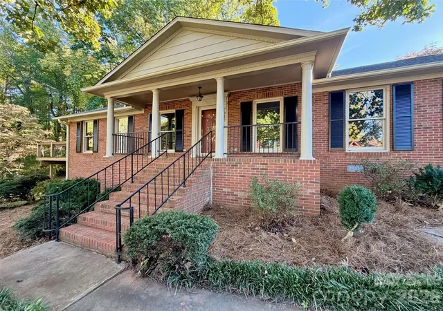 Photo 2 of Single family home for sale at 7942 Lake Vista Dr, Denver, NC 28037 | MLS# 4438940 | Listing updated on 2026-10-29