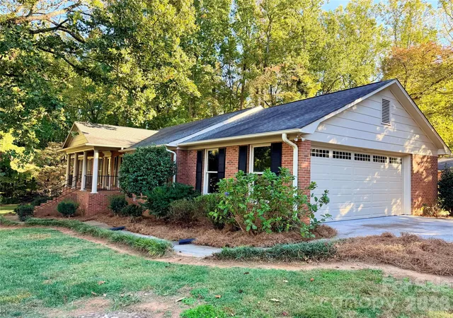 Photo 3 of Single family home for sale at 7942 Lake Vista Dr, Denver, NC 28037 | MLS# 4438940 | Listing updated on 2026-10-29