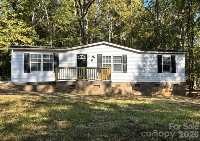 Photo 1 of Single family home for sale at 2137 Plumcrest Ln, Clover, SC 29710 | MLS# 4439008 | Listing updated on 2026-10-29