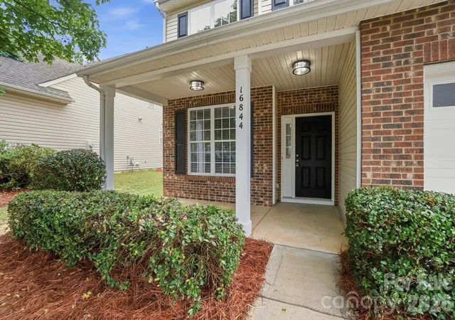Photo 2 of Single family home for sale at 16844 Kettlewell Ln, Charlotte, NC 28277 | MLS# 4439034 | Listing updated on 2026-10-31