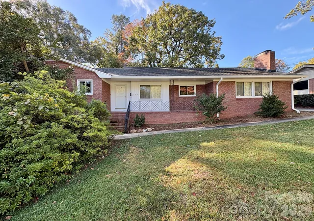 Photo 1 of Single family home for sale at 2565 Pinewood Rd, Gastonia, NC 28054 | MLS# 4439035 | Listing updated on 2026-10-29