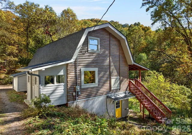 Photo 2 of Single family home for sale at 335 Moody Cvs Rd, Weaverville, NC 28787 | MLS# 4439040 | Listing updated on 2026-10-30