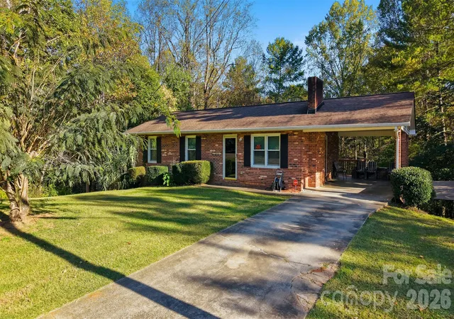 Single family home for sale at 2735 Tablerock Rd, Lenoir, NC 28645 | MLS# 4439067