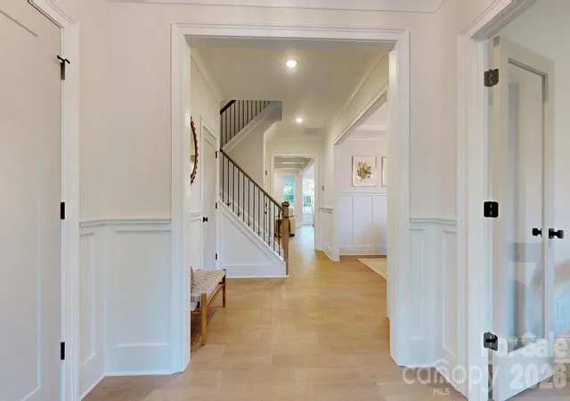 Photo 1 of Single family home for sale at 6910 Alexander Rd, Charlotte, NC 28270 | MLS# 4439097 | Listing updated on 2026-10-30