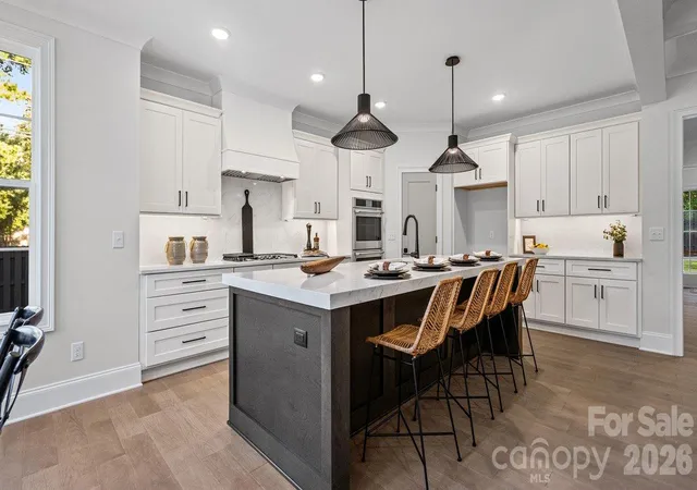 Photo 4 of Single family home for sale at 6910 Alexander Rd, Charlotte, NC 28270 | MLS# 4439097 | Listing updated on 2026-10-30