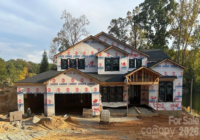 Photo 2 of Single family home for sale at 204 Lakeview Shrs Loop, Mooresville, NC 28117 | MLS# 4439102 | Listing updated on 2026-10-29