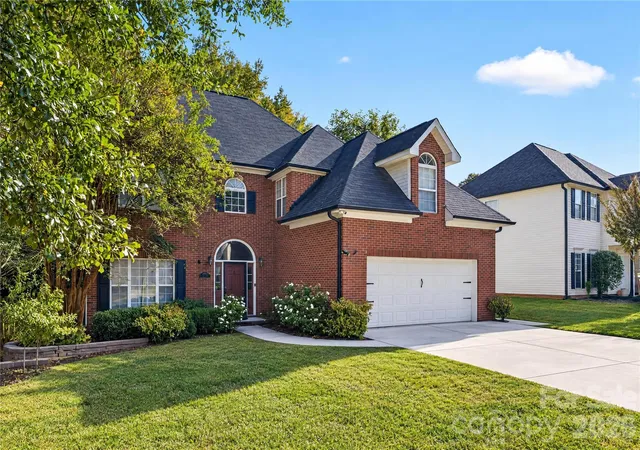 Photo 3 of Single family home for sale at 12520 Vantage Point Ln, Huntersville, NC 28078 | MLS# 4439123 | Listing updated on 2026-10-31