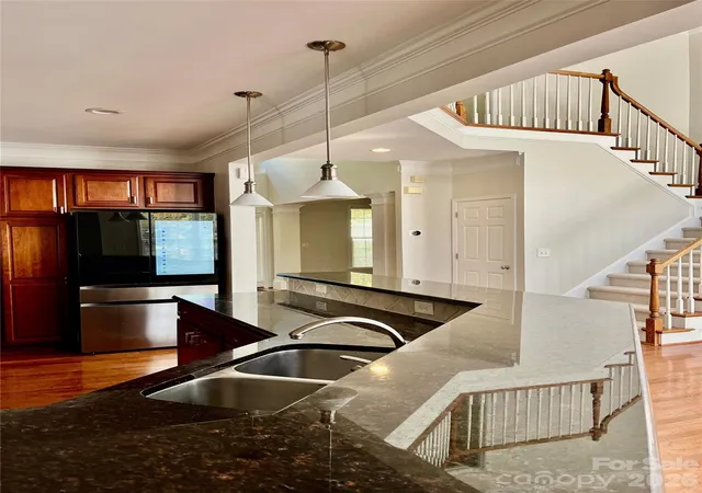 Photo 4 of Single family home for sale at 14746 Greenpoint Ln, Huntersville, NC 28078 | MLS# 4439144 | Listing updated on 2026-10-31