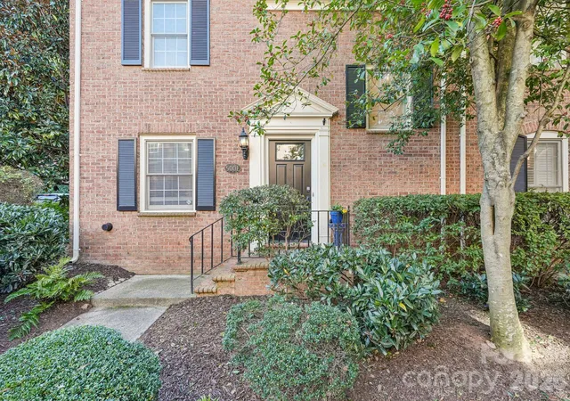 Condo for sale at 500 Poplar St #E, Charlotte, NC 28202 | MLS# 4439148