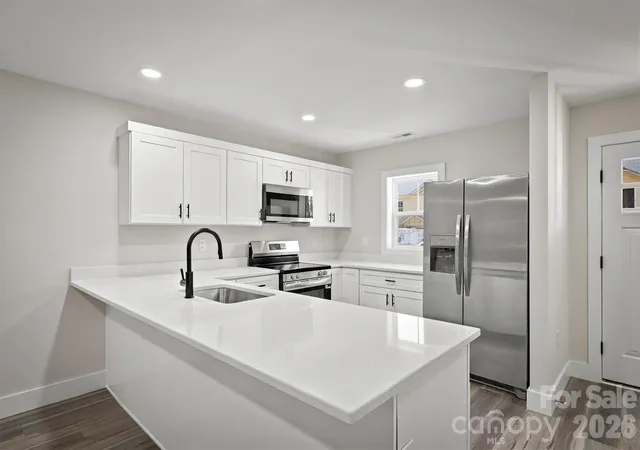 Photo 1 of Townhouse for sale at 194 Beacon Ave, Morganton, NC 28655 | MLS# 4439168 | Listing updated on 2026-10-29