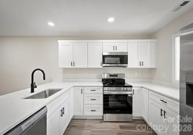 Photo 2 of Townhouse for sale at 194 Beacon Ave, Morganton, NC 28655 | MLS# 4439168 | Listing updated on 2026-10-29