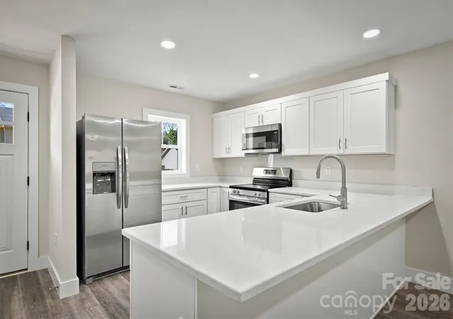 Photo 2 of Townhouse for sale at 196 Beacon Ave, Morganton, NC 28655 | MLS# 4439170 | Listing updated on 2026-10-29
