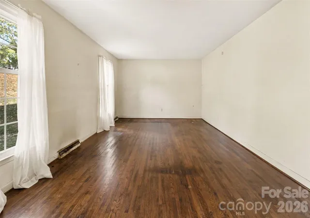 Photo 4 of Single family home for sale at 3940 Riverbend Rd, Charlotte, NC 28210 | MLS# 4439192 | Listing updated on 2026-10-30