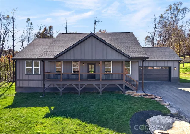 Photo 1 of Single family home for sale at 183 Rocky Hl Dr, Hendersonville, NC 28792 | MLS# 4439198 | Listing updated on 2026-10-30