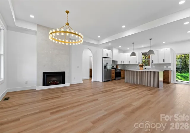 Photo 4 of Single family home for sale at 183 Rocky Hl Dr, Hendersonville, NC 28792 | MLS# 4439198 | Listing updated on 2026-10-30