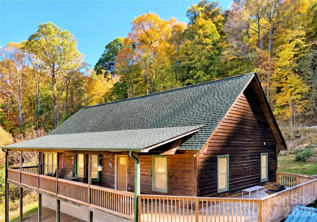 Photo 1 of Single family home for sale at 1970 Old Country Rd, Waynesville, NC 28786 | MLS# 4439199 | Listing updated on 2026-10-30