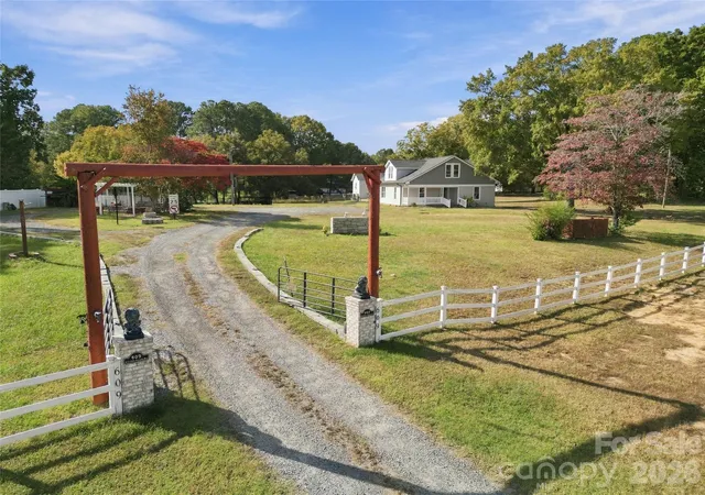 Photo 1 of Single family home for sale at 609 Little Texas Rd, Kannapolis, NC 28083 | MLS# 4439220 | Listing updated on 2026-10-31