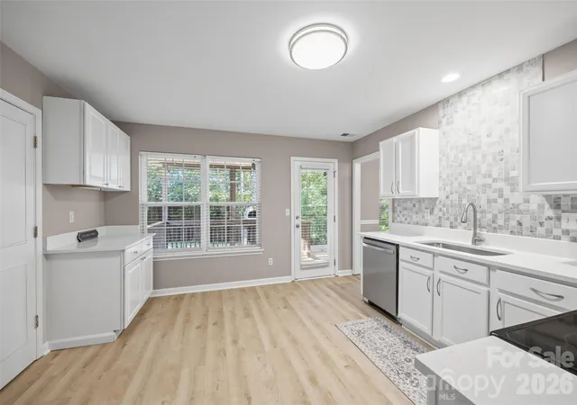 Photo 4 of Single family home for sale at 1807 Endeavor Ln, Clover, SC 29710 | MLS# 4439223 | Listing updated on 2026-10-30