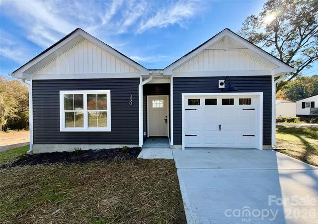 Photo 1 of Single family home for sale at 330 S Davis St, Dallas, NC 28034 | MLS# 4439231 | Listing updated on 2026-10-30